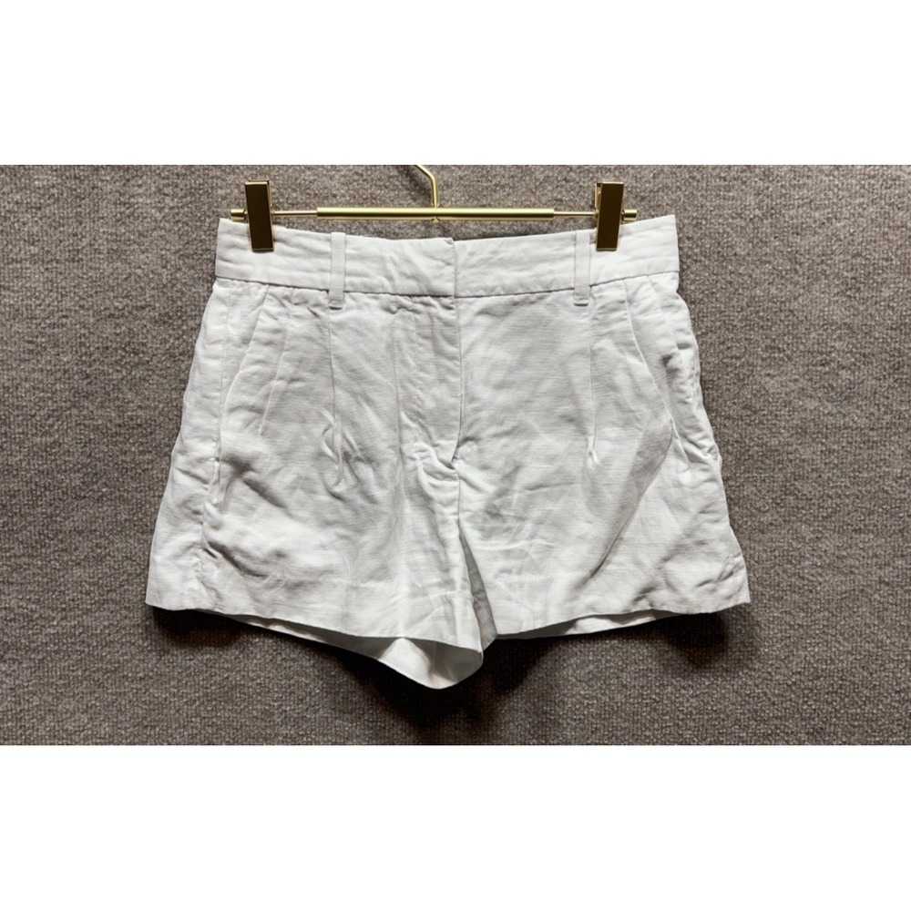 Aritzia The Effortless Short Pleated Mid-Thigh Crepette White Women's Size 2 EUC
